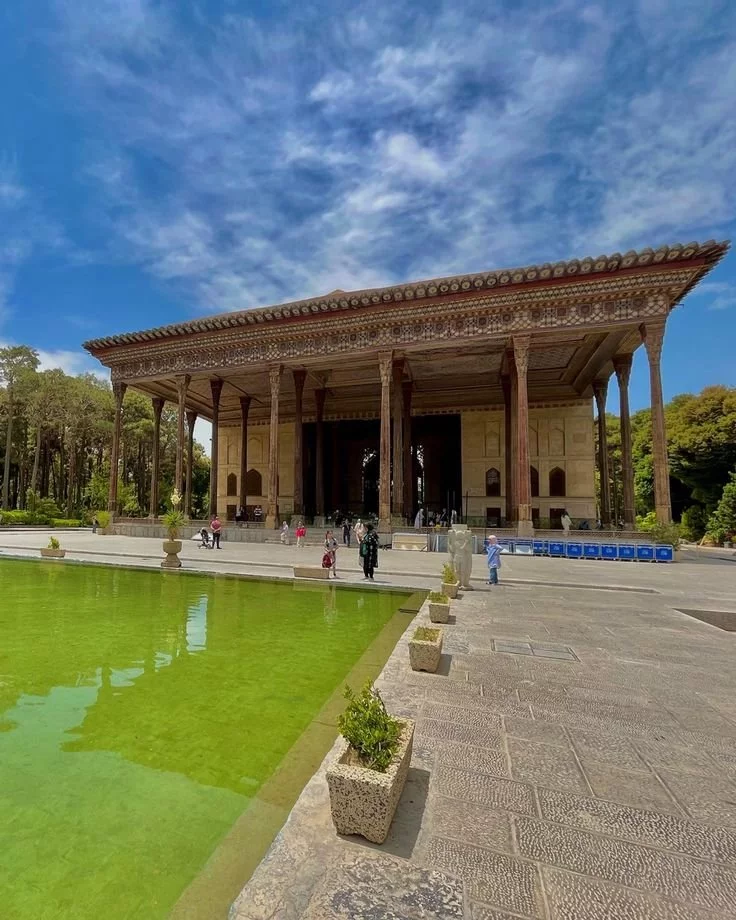 کاخ چهلستون
